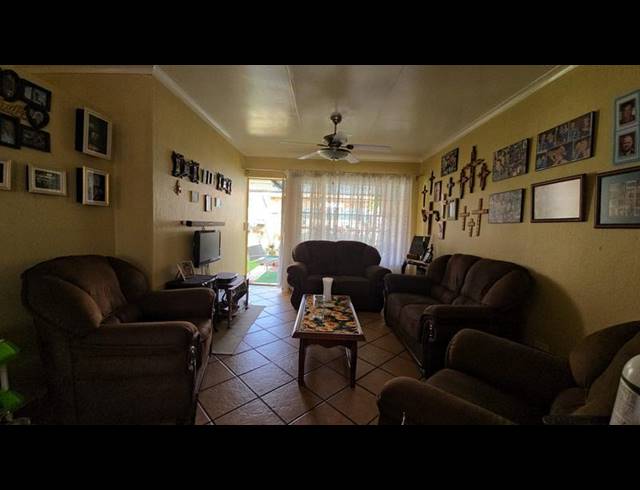 2 BEDROOM TOWNHOUSE FOR SALE IN ANNLIN